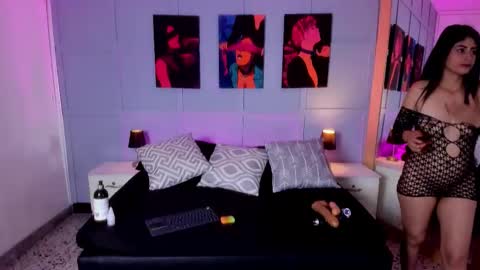  Elizabeth online show from October 2025 08:33:01 PM