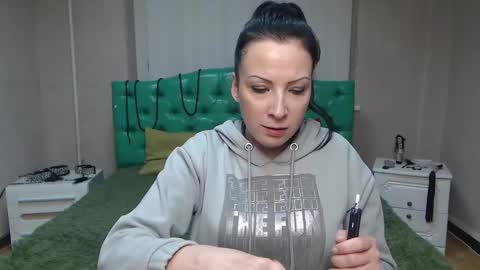 Snapshot of elizabethsho chatting on January 2025 01:11:02 AM ElizabethSho online show from January 2025 01:11:02 AM