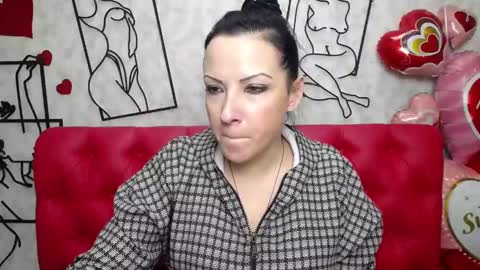 Snapshot of elizabethsho chatting on March 2025 12:22:01 AM ElizabethSho online show from March 2025 12:22:01 AM