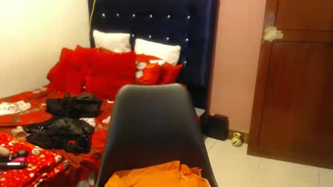 Snapshot of elizabethtaylor1 chatting on February 2025 10:17:02 AM Elizabeth online show from February 2025 10:17:02 AM