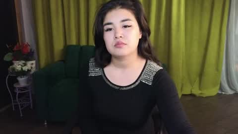 Elizabeth online show from April 2026 06:19:01 PM