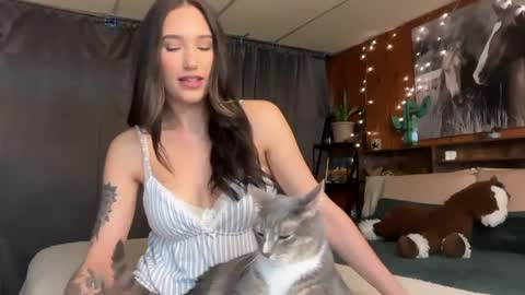 Snapshot of ella2sweet chatting on April 2026 02:33:01 PM Ella online show from April 2026 02:33:01 PM