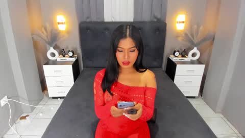 Snapshot of ella______ chatting on December 2024 06:22:02 AM Ella online show from December 2024 06:22:02 AM