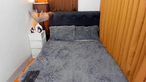 Snapshot of ella______ chatting on December 2024 04:54:01 PM Ella online show from December 2024 04:54:01 PM