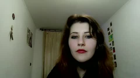 Snapshot of ella_fr chatting on November 2025 01:01:02 PM ella fr online show from November 2025 01:01:02 PM