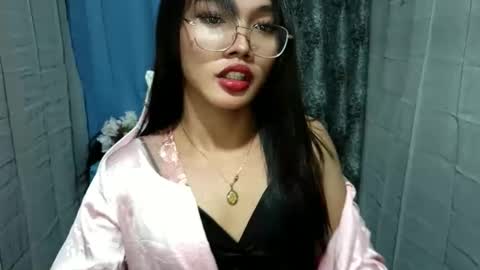 Ella online show from November 2025 10:01:02 AM