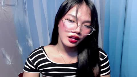 Ella online show from December 2025 02:42:01 AM