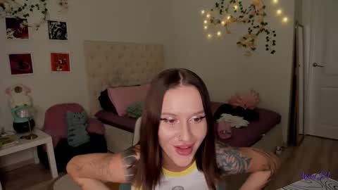 Snapshot of ella_gdss chatting on October 2025 09:46:02 AM ELLA online show from October 2025 09:46:02 AM