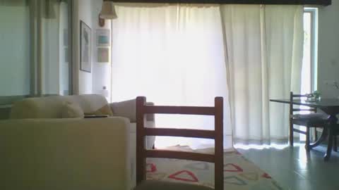 Ella online show from October 2025 06:23:02 AM