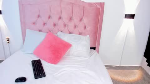 Ella online show from March 2026 01:00:01 PM