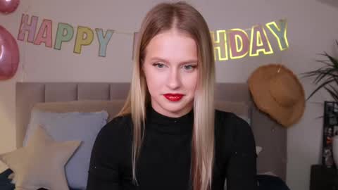 Ella online show from March 2025 07:37:01 PM