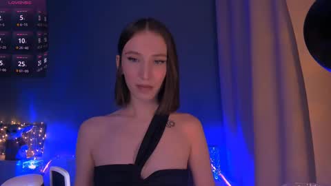 ellaamber online show from February 2025 10:09:01 PM