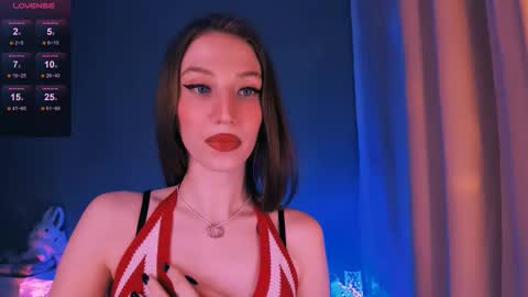 ellaamber online show from December 2025 10:36:01 PM