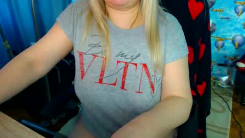 Snapshot of ellabella36dd chatting on December 2025 08:32:02 AM IsaBella online show from December 2025 08:32:02 AM
