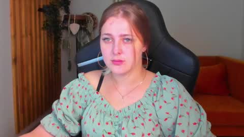 EllaBells online show from April 2026 05:21:01 AM