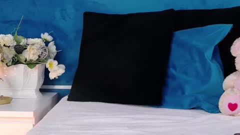 Snapshot of ellabubbles chatting on February 2026 11:08:01 AM EllaBubbles online show from February 2026 11:08:01 AM