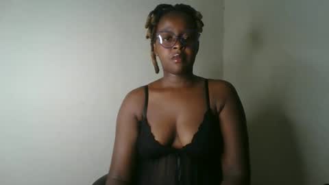 ellah-simone online show from May 2026 09:05:02 AM