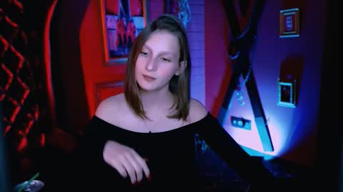Snapshot of ellahorton chatting on September 2025 05:07:02 PM Ella online show from September 2025 05:07:02 PM
