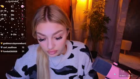 ellamilla online show from January 2025 09:03:01 AM