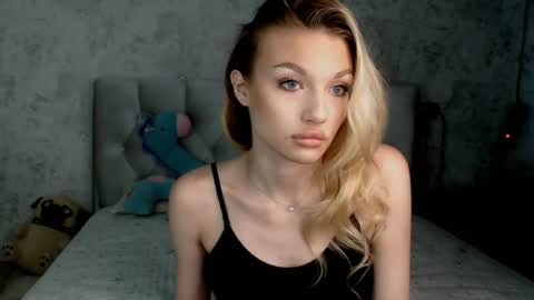 ellamilla online show from July 2026 02:35:01 PM