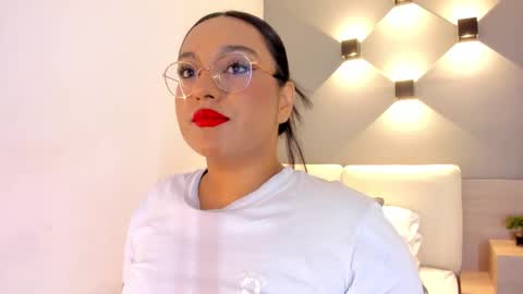 Snapshot of ellamontoya chatting on October 2025 11:21:02 AM Ella online show from October 2025 11:21:02 AM