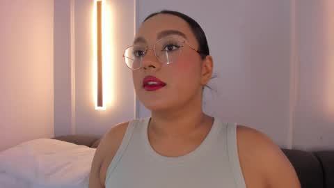 Snapshot of ellamontoya chatting on November 2025 11:43:01 AM Ella online show from November 2025 11:43:01 AM