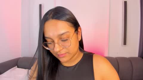 Snapshot of ellamontoya chatting on November 2025 09:54:02 AM Ella online show from November 2025 09:54:02 AM