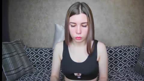 Snapshot of ellanuar chatting on December 2024 02:01:02 AM EllaNuar online show from December 2024 02:01:02 AM