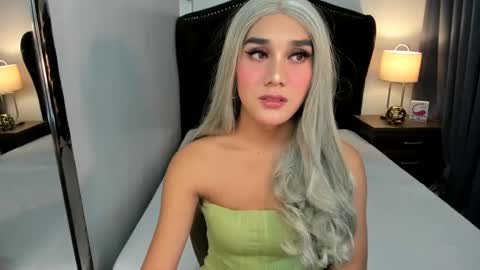 Snapshot of ellats_18 chatting on December 2024 02:38:01 PM Sophia online show from December 2024 02:38:01 PM