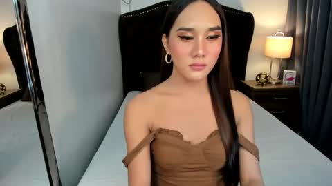 Snapshot of ellats_18 chatting on December 2024 06:28:01 PM Sophia online show from December 2024 06:28:01 PM