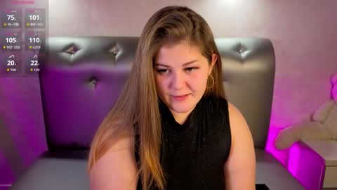 Snapshot of ellaya_ chatting on December 2025 09:52:02 PM Scarlet online show from December 2025 09:52:02 PM