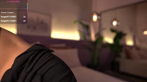 Snapshot of ellediane chatting on November 2025 12:09:01 AM Elle Diane online show from November 2025 12:09:01 AM