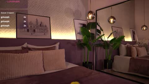 Snapshot of ellediane chatting on November 2025 10:40:01 PM Elle Diane online show from November 2025 10:40:01 PM