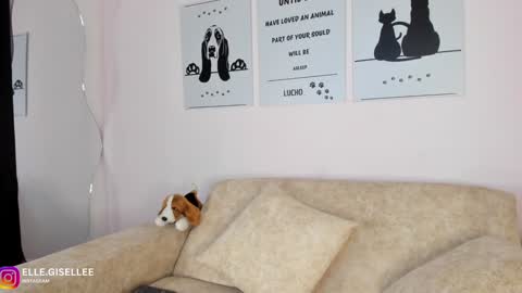 Yiss online show from January 2025 03:53:01 AM