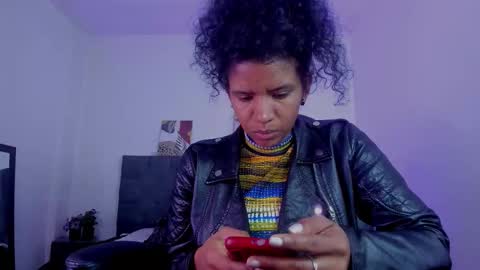  Ellie   online show from November 2025 01:43:01 PM