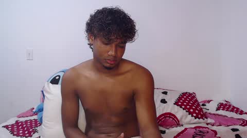 Snapshot of ellie_andy19 chatting on January 2025 06:59:01 AM kev  dani online show from January 2025 06:59:01 AM