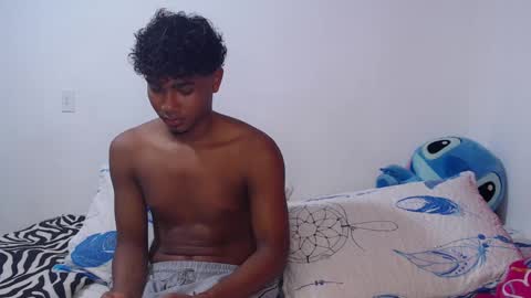 Snapshot of ellie_andy19 chatting on February 2025 03:35:02 AM kev  dani online show from February 2025 03:35:02 AM