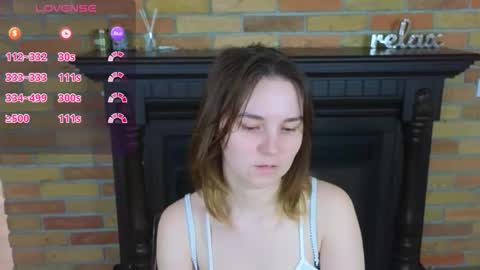 Snapshot of ellie_babyy chatting on May 2026 08:09:02 AM Ellie online show from May 2026 08:09:02 AM