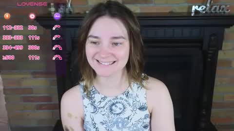 Snapshot of ellie_babyy chatting on May 2026 08:22:01 AM Ellie online show from May 2026 08:22:01 AM