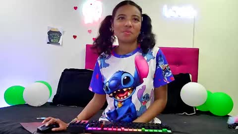 ellie_cute7 online show from April 2026 07:39:02 PM