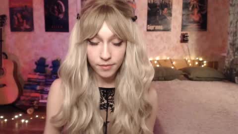 ellie_friendly online show from January 2025 01:49:01 PM
