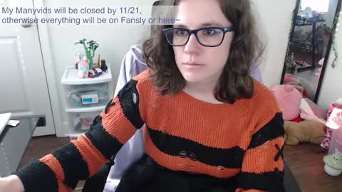 Snapshot of elliecharmful chatting on November 2025 09:30:02 PM Ellie Charmful online show from November 2025 09:30:02 PM