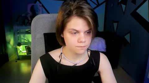 Snapshot of elliemurler chatting on October 2025 09:06:02 AM elliemurler online show from October 2025 09:06:02 AM