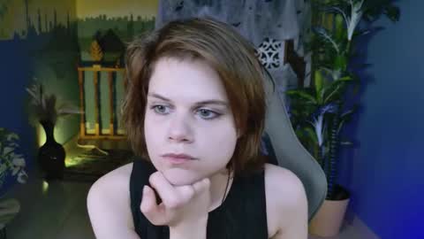 Snapshot of elliemurler chatting on October 2025 02:40:01 PM elliemurler online show from October 2025 02:40:01 PM