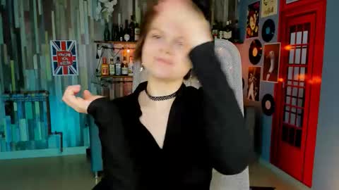 Snapshot of elliemurler chatting on December 2025 01:27:01 PM elliemurler online show from December 2025 01:27:01 PM