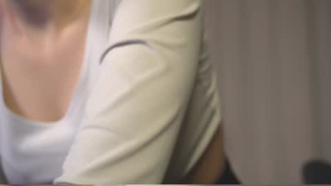 Snapshot of elliephant_ chatting on January 2025 03:12:02 PM just Emily online show from January 2025 03:12:02 PM