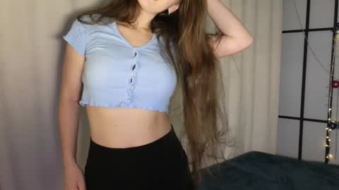 Snapshot of elliephant_ chatting on January 2025 06:33:02 PM just Emily online show from January 2025 06:33:02 PM