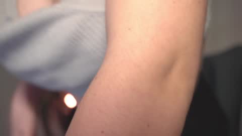 Snapshot of elliephant_ chatting on January 2025 06:38:01 PM just Emily online show from January 2025 06:38:01 PM