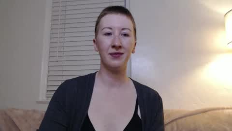 Snapshot of ellierowyn chatting on November 2025 02:23:02 AM Ellie Rowyn online show from November 2025 02:23:02 AM