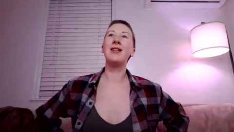 Snapshot of ellierowyn chatting on November 2025 01:39:01 AM Ellie Rowyn online show from November 2025 01:39:01 AM